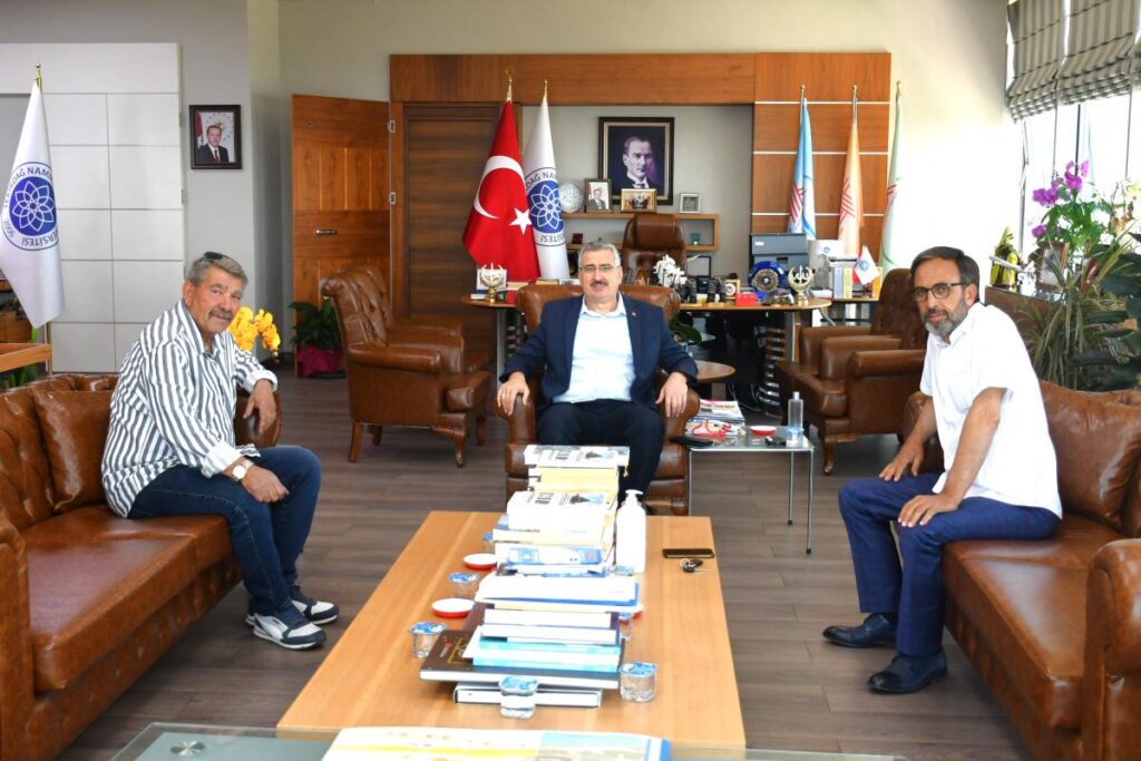 Rektörümüze nezaket ziyareti